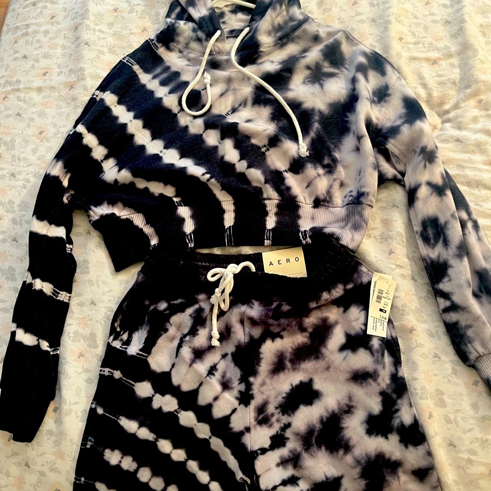 COPY - Crop top shorts and hoodie set